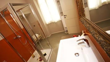 Doppia Exclusive, balcone | Bagno | Doccia, set di cortesia gratuito, asciugacapelli, accappatoio