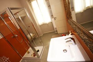 Exclusive Double Room, Balcony | Bathroom | Shower, free toiletries, hair dryer, bathrobes
