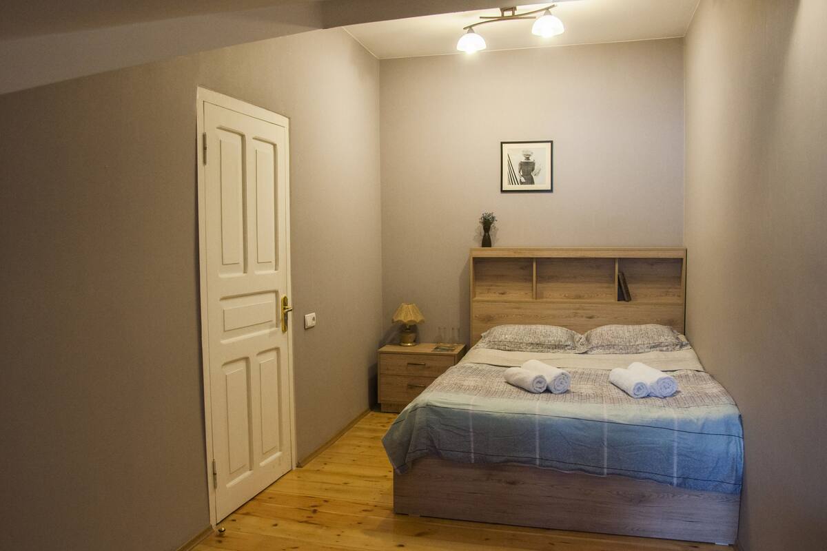Double Room, Shared Bathroom | Iron/ironing board, free WiFi, bed sheets