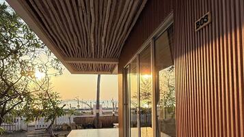 Standard Double Room | Langsir/tirai gelap terus, katil lipat simpan/tambahan, Wi-fi percuma