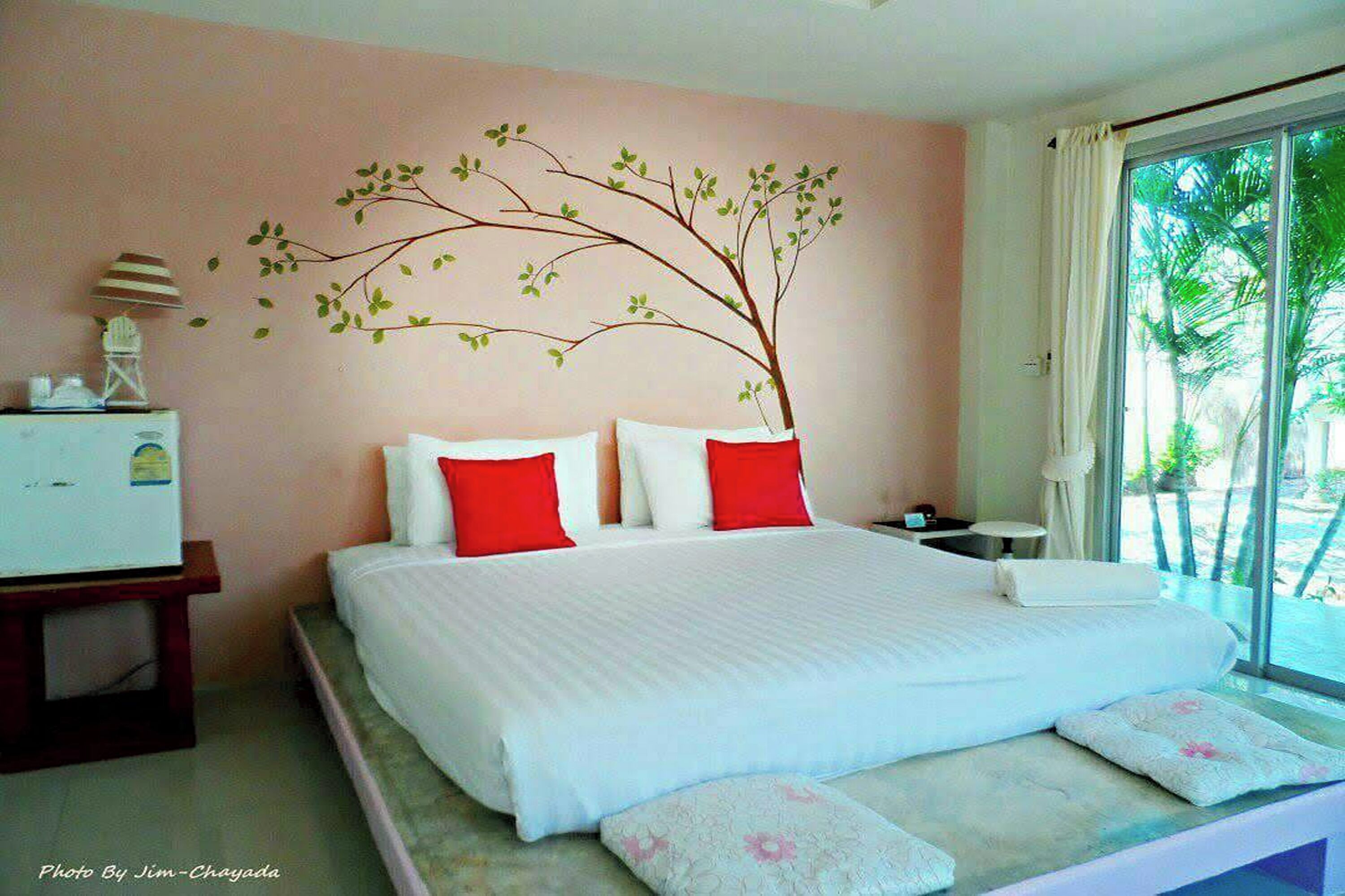 Blendingsgardiner, ekstrasenger (mot et tillegg) og wi-fi (inkludert)