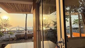 Standard Double Seaview With Garden | Blackout curtains, rollaway beds, free WiFi