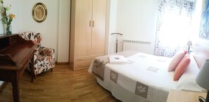 Zweibettzimmer, Gemeinschaftsbad | Badezimmer