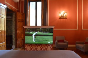 Deluxe Double or Twin Room, Private Bathroom | Minibar, in-room safe, desk, laptop workspace - Boutique B&B Torre De' Conti (Florence)