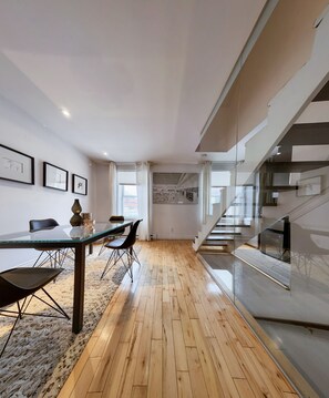 Toetasjes familieleilighet | Oppholdsområde