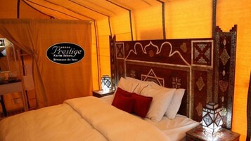 Premium bedding, desk, free cots/infant beds, bed sheets