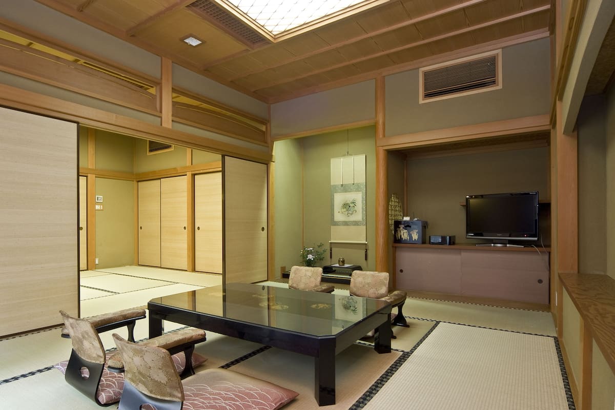 Annex SHUUSUI/BAIKYOU - Room for 5 Guests with Hot Spring Bath | In-room safe, free WiFi