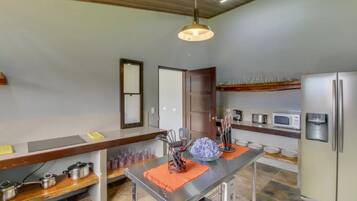 Comfort House, 4 Bedrooms, Non Smoking | Private kitchen | Fridge, microwave, coffee/tea maker, cookware/dishes/utensils