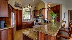 Comfort Villa, 4 Bedrooms, Non Smoking | Private kitchen - Villa DahlMar (Bahía Ballena)