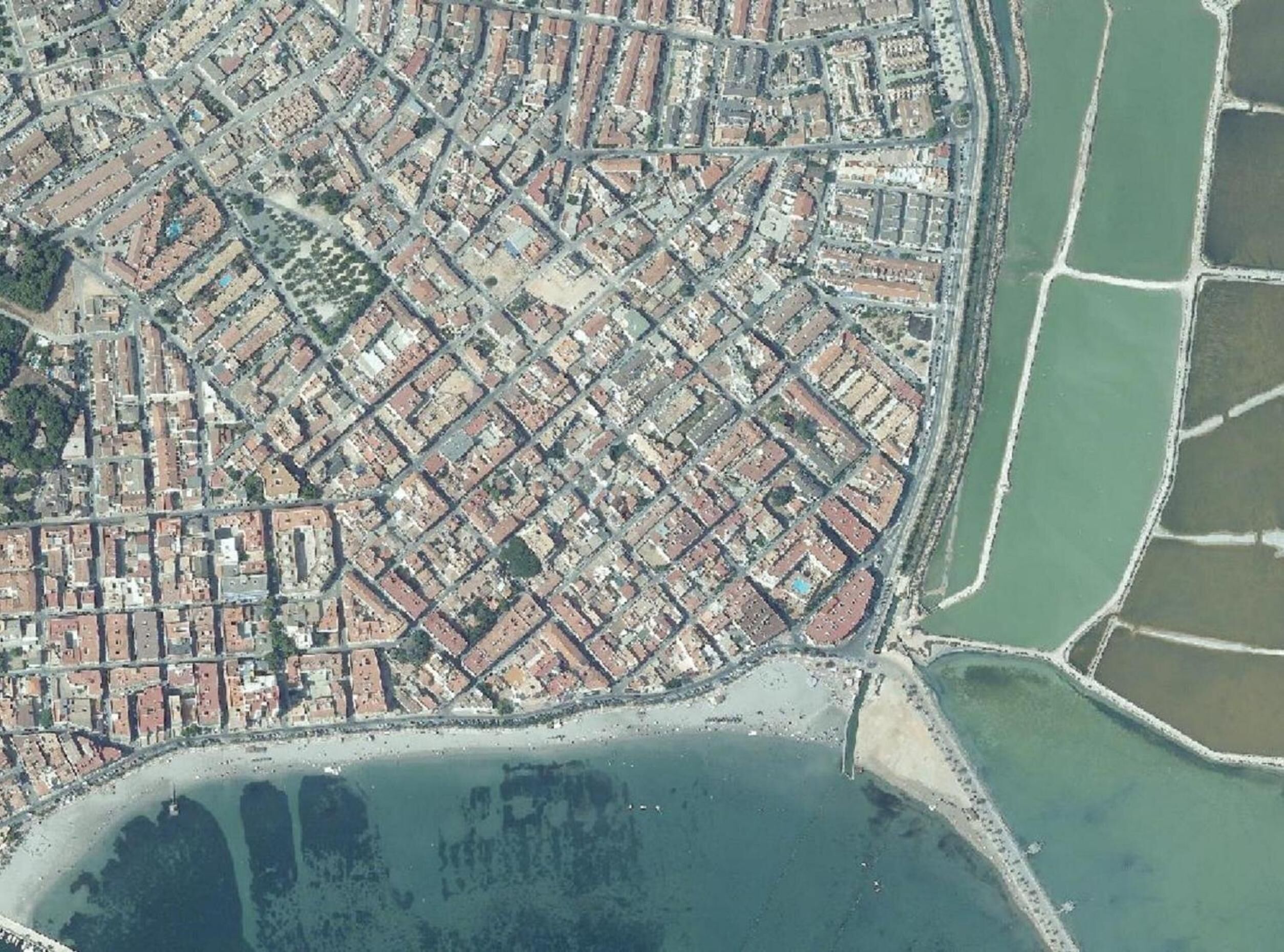 shower, free toiletries, bidet, towels