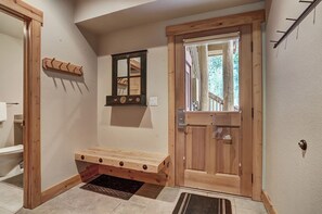 Condo, 1 Bedroom | Interior