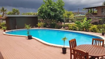 Kolam renang outdoor