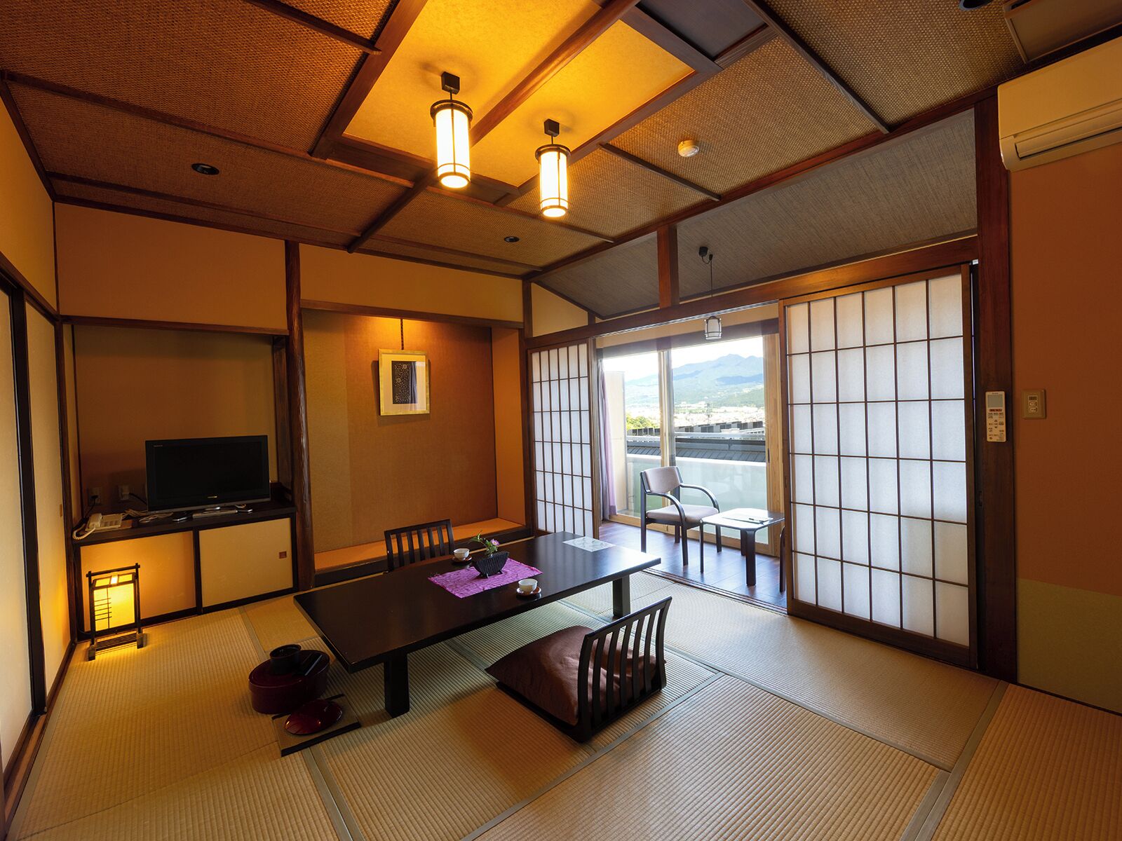 和室10畳 専用バスルーム & トイレ付 | セーフティボックス (室内)、WiFi (無料)