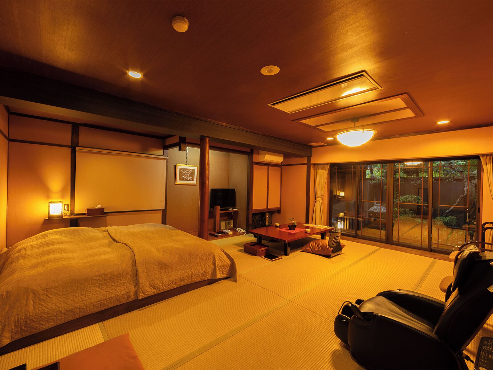 Japanese Style Room with Low Bed and Open-air Bath | In-room safe, free WiFi