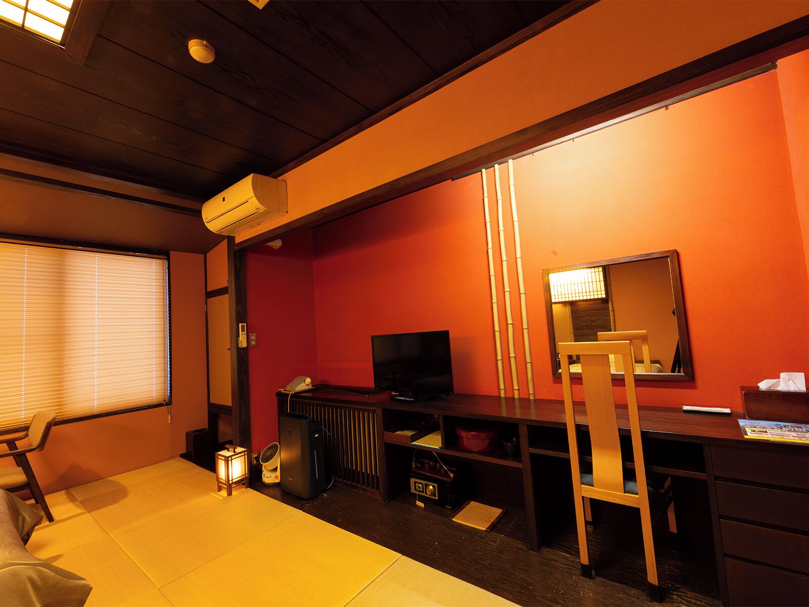 Quarto duplo (JPN Modern, Toilet & Massage chair) | Cofres nos quartos, Wi-Fi de cortesia