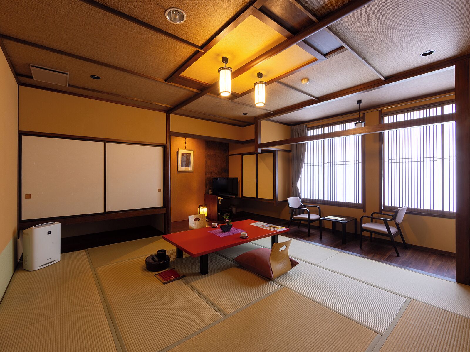 和室12.5畳 専用バスルーム & トイレ付 | セーフティボックス (室内)、WiFi (無料)