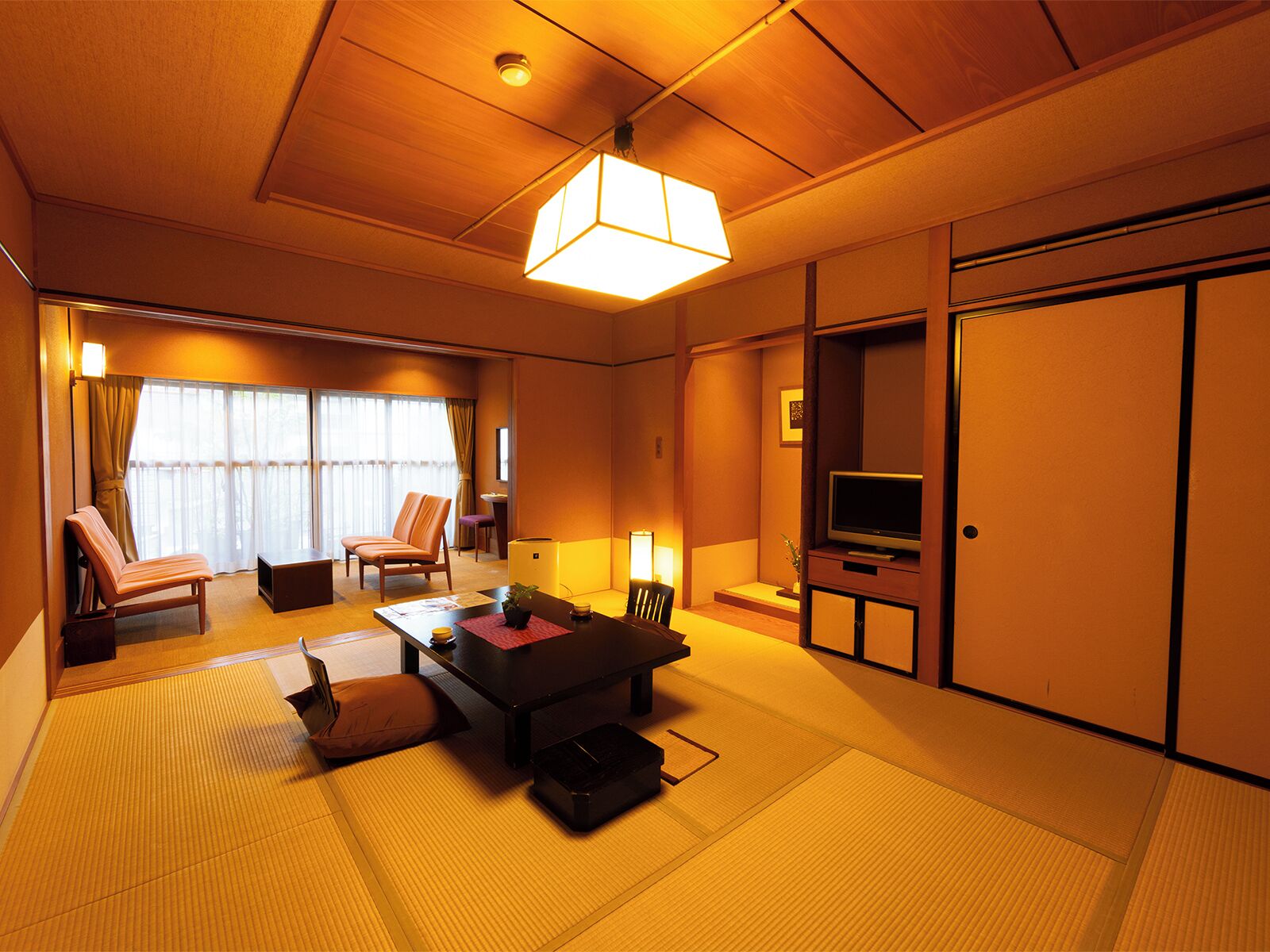 和室 半露天風呂&トイレ付 | セーフティボックス (室内)、WiFi (無料)