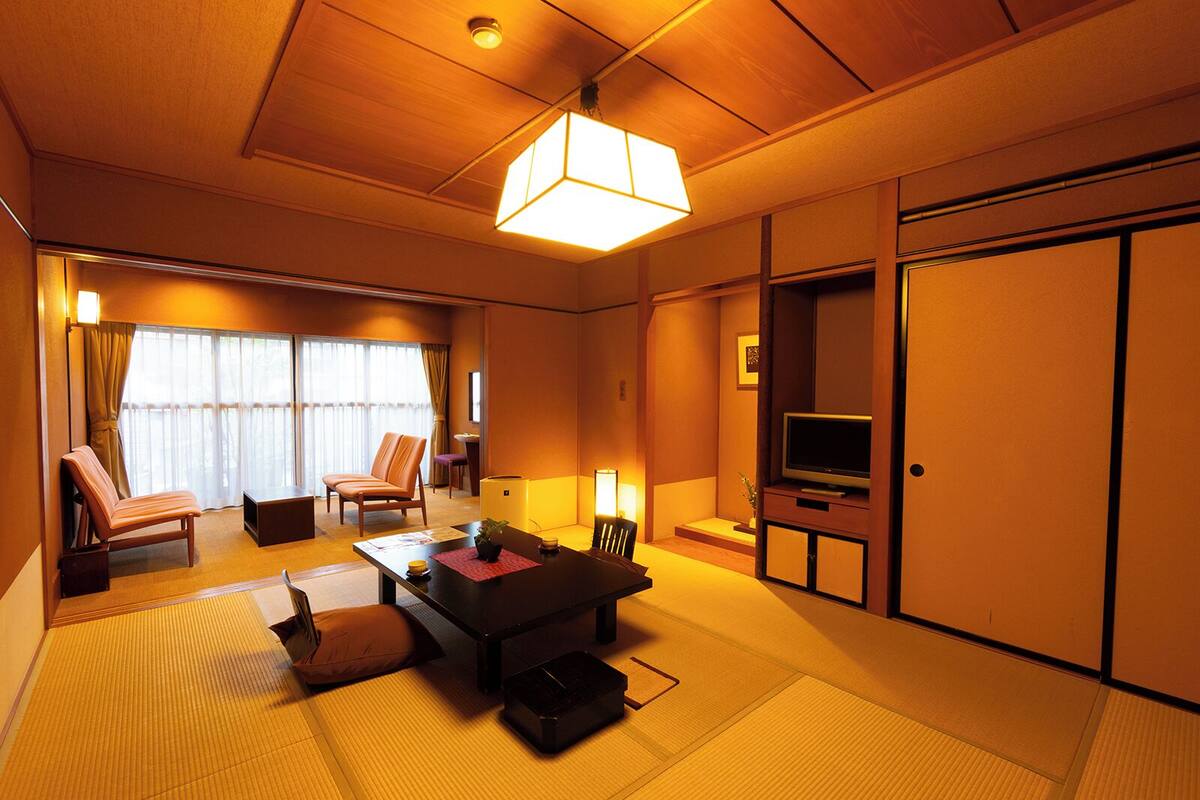 Tavanomainen huone (JPN Style, Semi Open-air Bath &Toilet) | Tallelokero huoneessa, ilmainen Wi-Fi