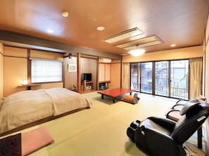 Japanese Style Room with Low Bed and Open-air Bath | In-room safe, free WiFi