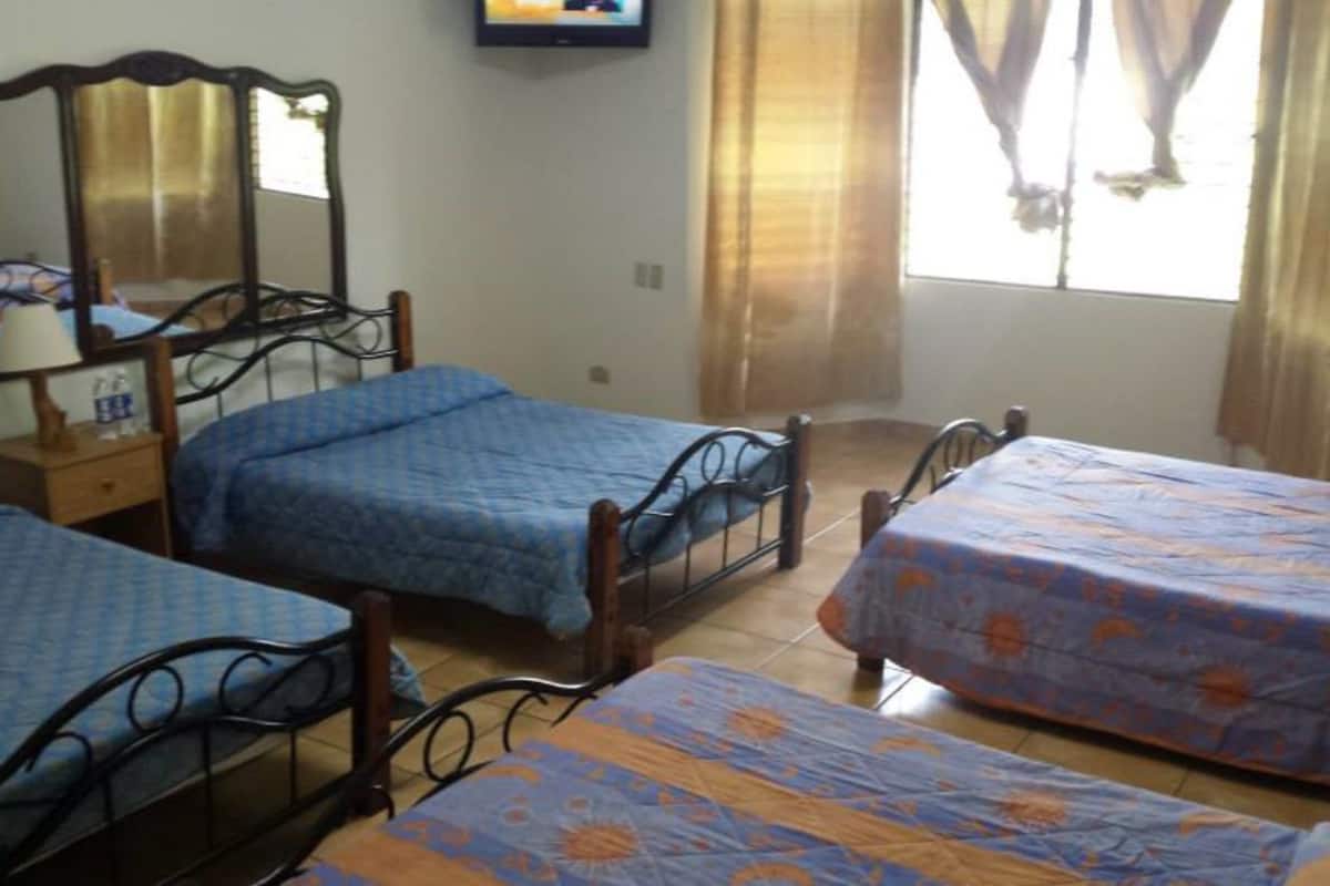 Basic Triple Room, Multiple Beds | Bed sheets