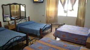 Basic Triple Room, Multiple Beds | Bed sheets, wheelchair access - Hotel Alamo Internacional (San Salvador)