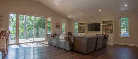 House, 4 Bedrooms | Bahagian dalam