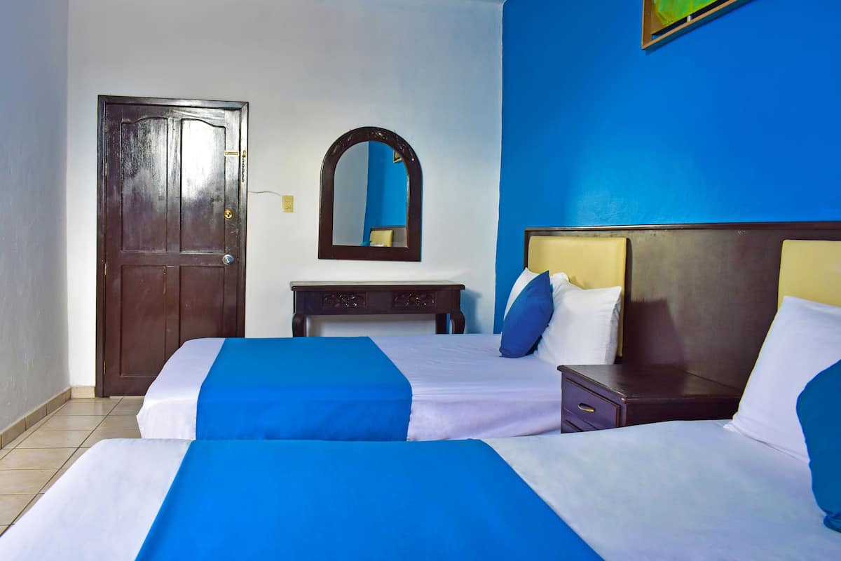 Standard Room, 2 Double Beds, Ensuite