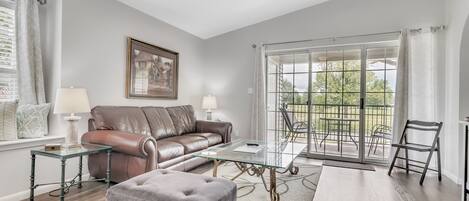 Condo, 2 Bedrooms | Living area | Smart TV