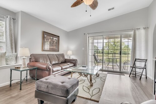 Gorgeous Greens 2 Bedroom Condo by RedAwning