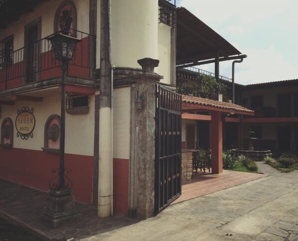Entrada de la propiedad