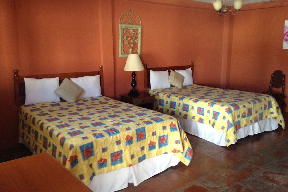 Classic Double Room, 2 Double Beds, Non Smoking | Bed sheets