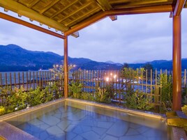 Bañera de hidromasaje exterior