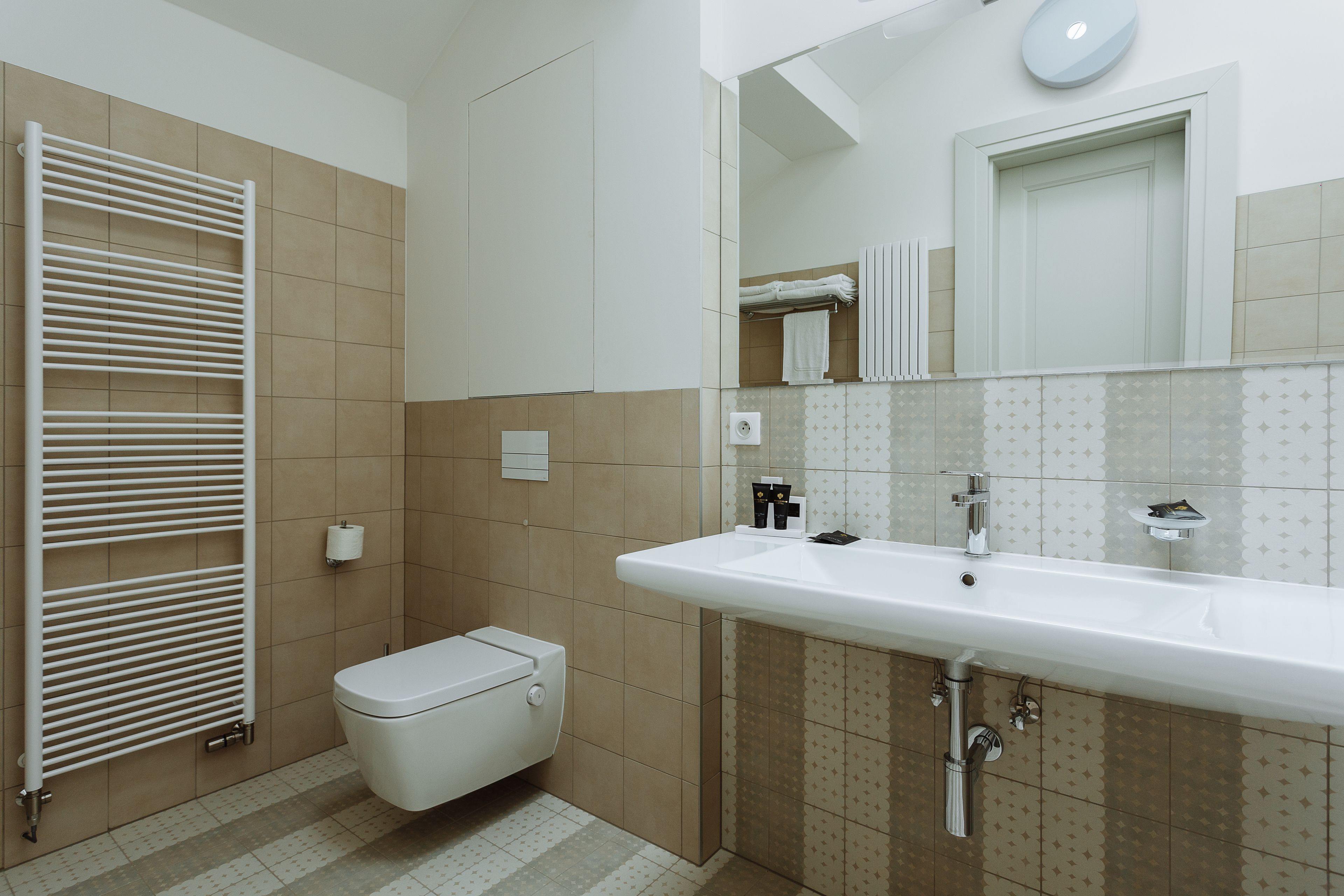 exclusive suite | bathroom sink