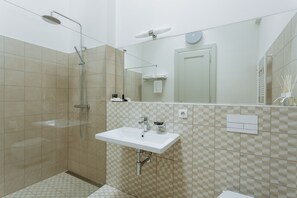 Bathroom - High Heaven Residence (Prague)