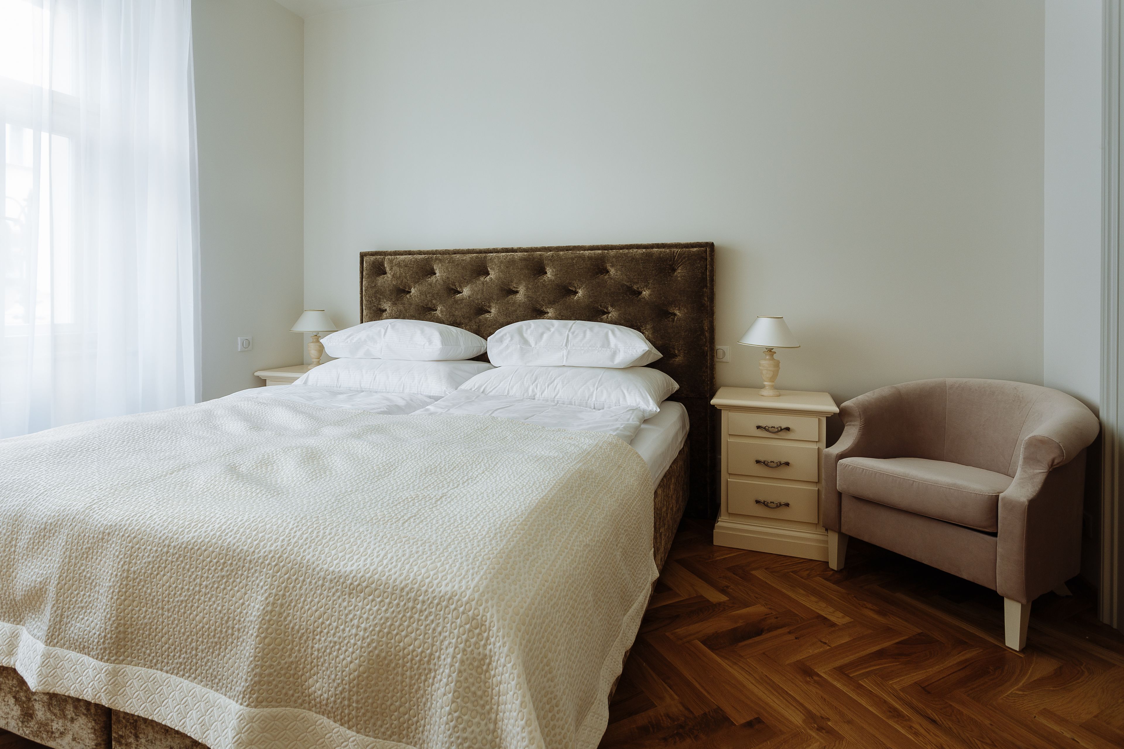 exclusive suite, 1 queen bed | premium bedding, in-room safe, soundproofing, iron/ironing board