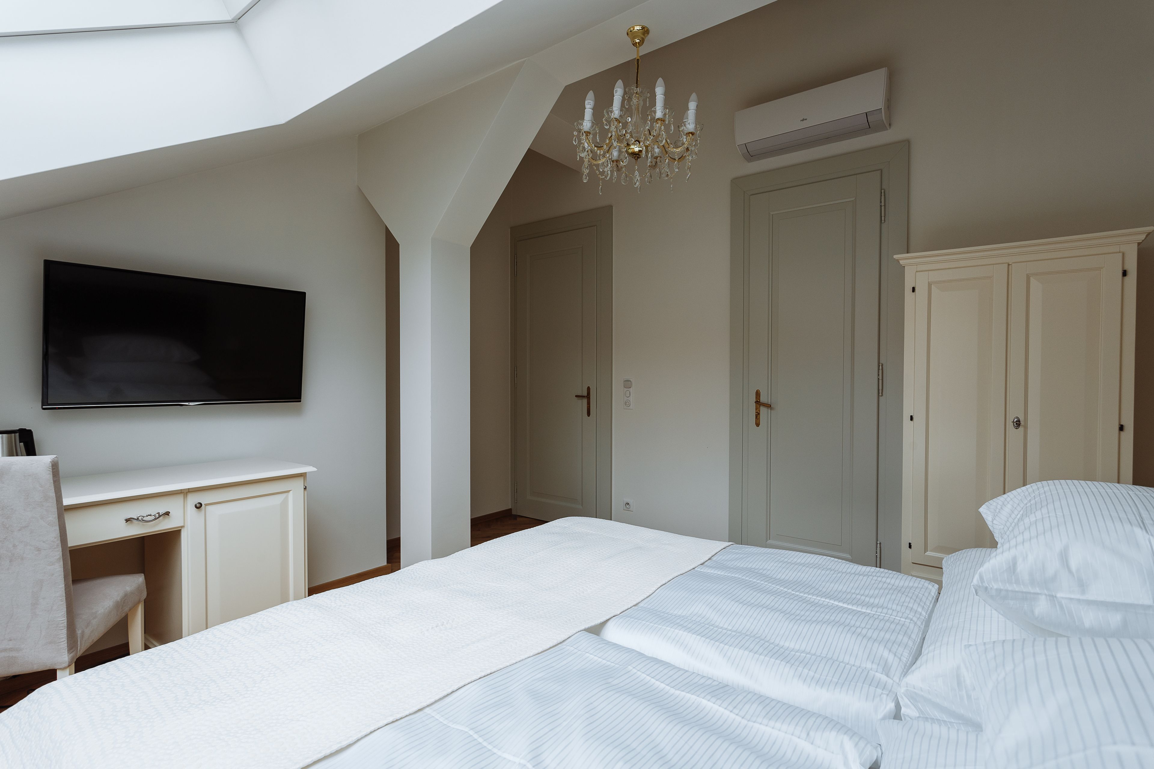 exclusive suite | premium bedding, in-room safe, soundproofing, iron/ironing board