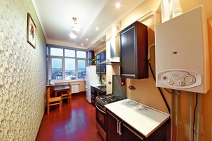 컴포트 아파트, 더블침대 1개 (84 Ulitsa Kati Soloviyanovoy) | 전용 주방 | 냉장고, 전자레인지, 커피/티 메이커, 조리 도구/접시/주방 기구