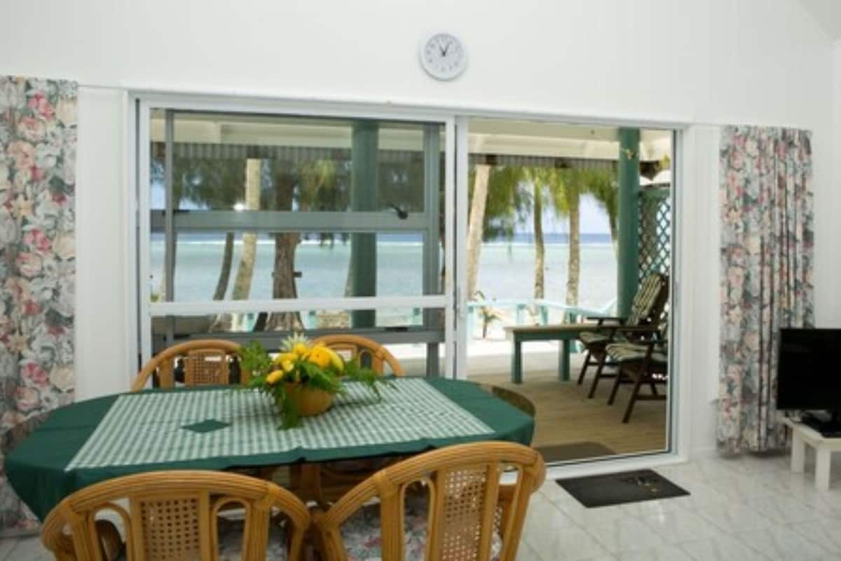 Bungalow Comfort, 1 camera da letto, di fronte alla spiaggia | 1 camera, biancheria da letto di alta qualità, una cassaforte in camera