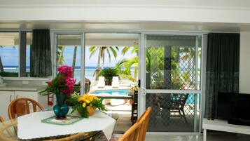 Suite Studio Confort, en front de plage | Cuisine privée | Réfrigérateur, micro-ondes, plaque de cuisson, cafetiÚre/bouilloire
