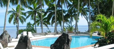 Comfort Studio Suite, Beachfront | Balcony view