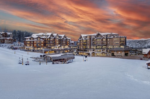 The Grand Colorado on Peak 8