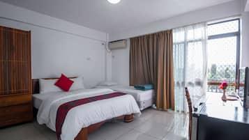 Deluxe Twin Room (Pool View) | Room amenity