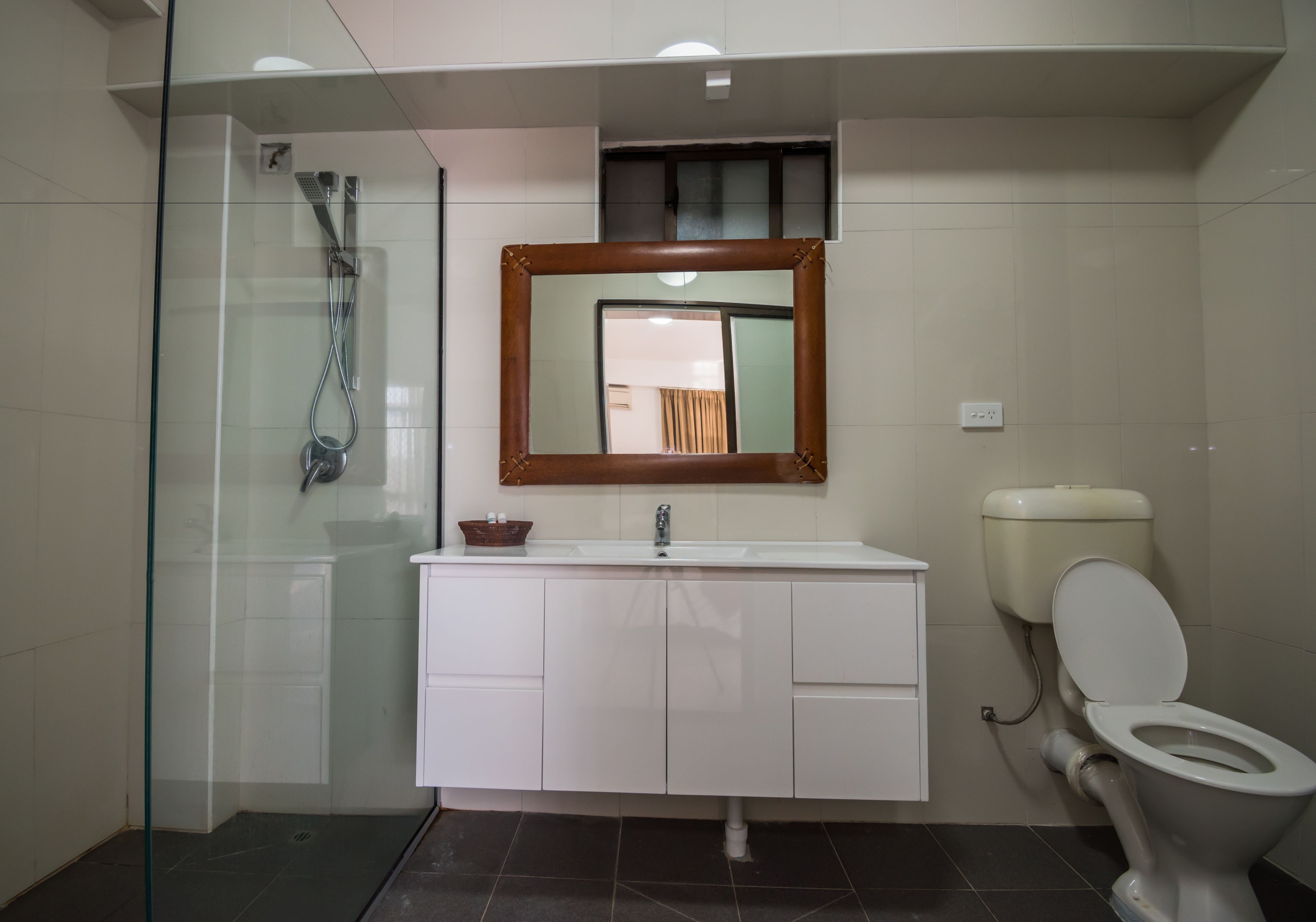 deluxe twin room (pool view) | bathroom amenities | shower, free toiletries, hair dryer