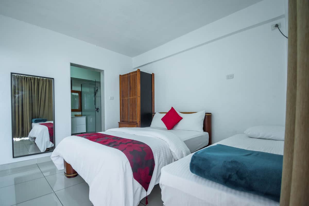 Insonorización, ropa de cama y acceso para silla de ruedas