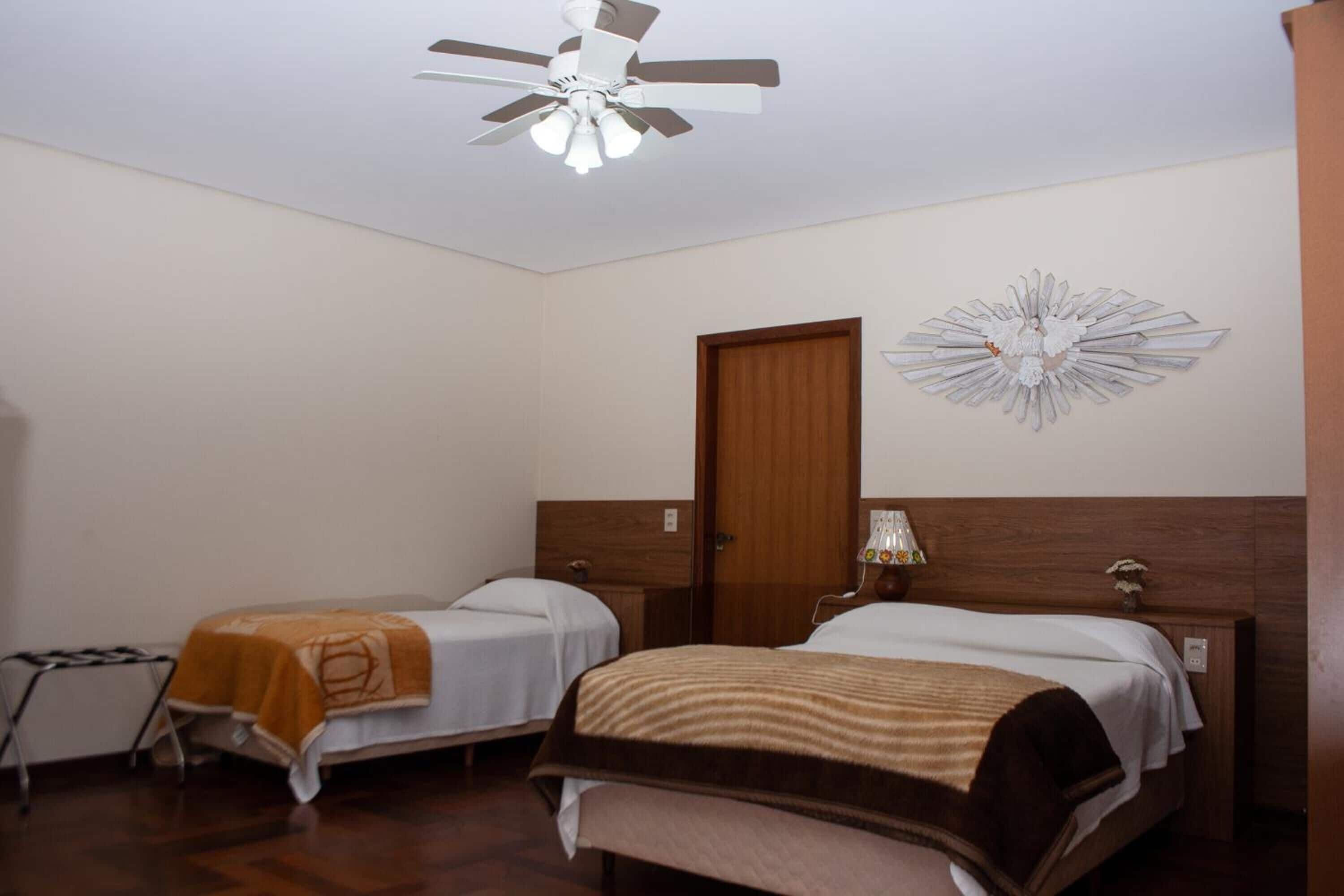 3 bedrooms, hypo-allergenic bedding, desk, free wifi