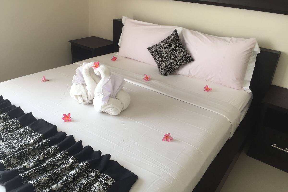 Villa, 2 chambres | Bureau, accès au Wi-Fi (inclus)