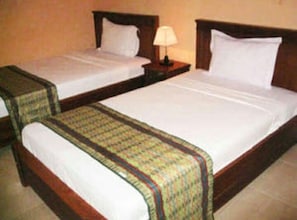 1 bedroom, desk, rollaway beds, free WiFi