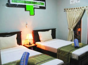 1 bedroom, desk, rollaway beds, free WiFi