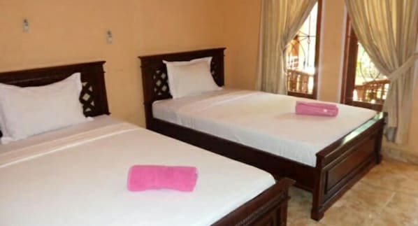 1 bedroom, desk, rollaway beds, free WiFi