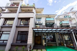 Fachada de la propiedad